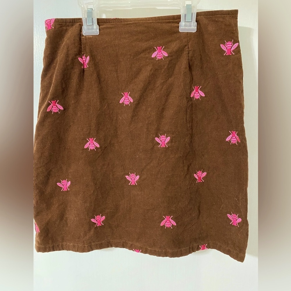 Lilly Pulitzer Girls Embroidered Bee Corduroy Skirt - Picture 2 of 6